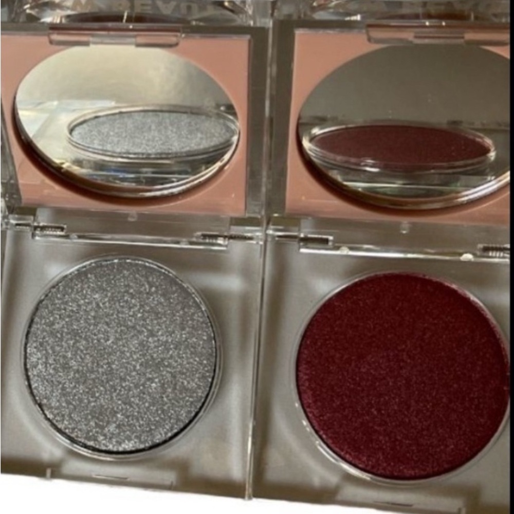 Kkw BEAUTY 2 pc compact Bundle Flashing Lights Mineral Pigments NIB Flashy Sold - Picture 1 of 8